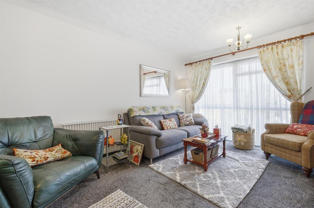 Property photo 3 of 19 008_Ugh0.Jpg