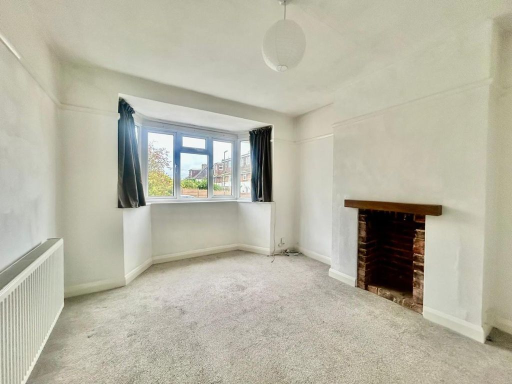 Property photo 3 of 8 30952Aae-c39F-4F07-Bdfe-5d389E3E24d2.Jpg