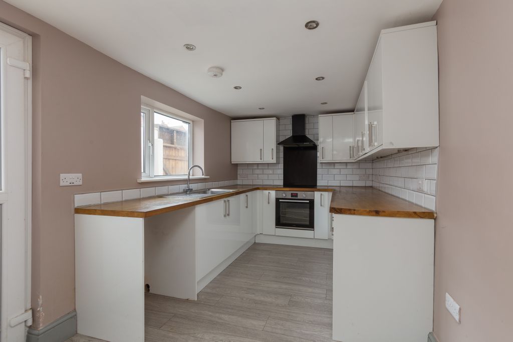 Property photo 2 of 12 25 Waterloo Terrace-9