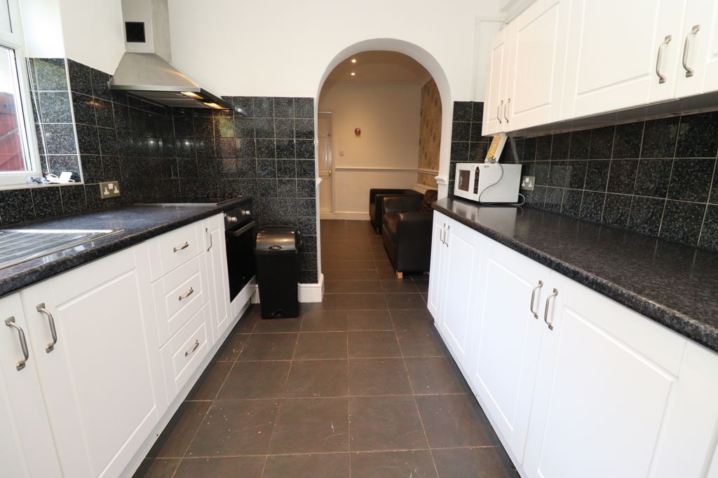 Property photo 3 of 10 Img_8484