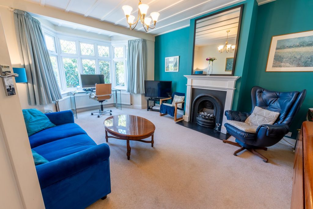 Property photo 3 of 20