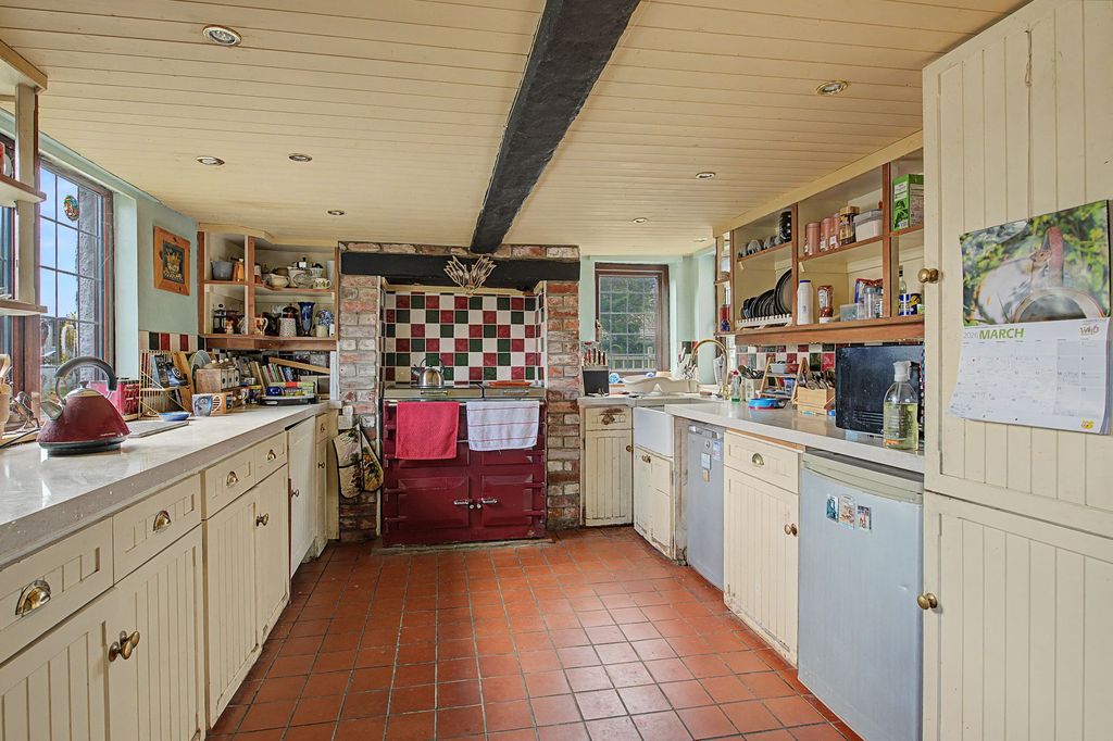 Property photo 3 of 34