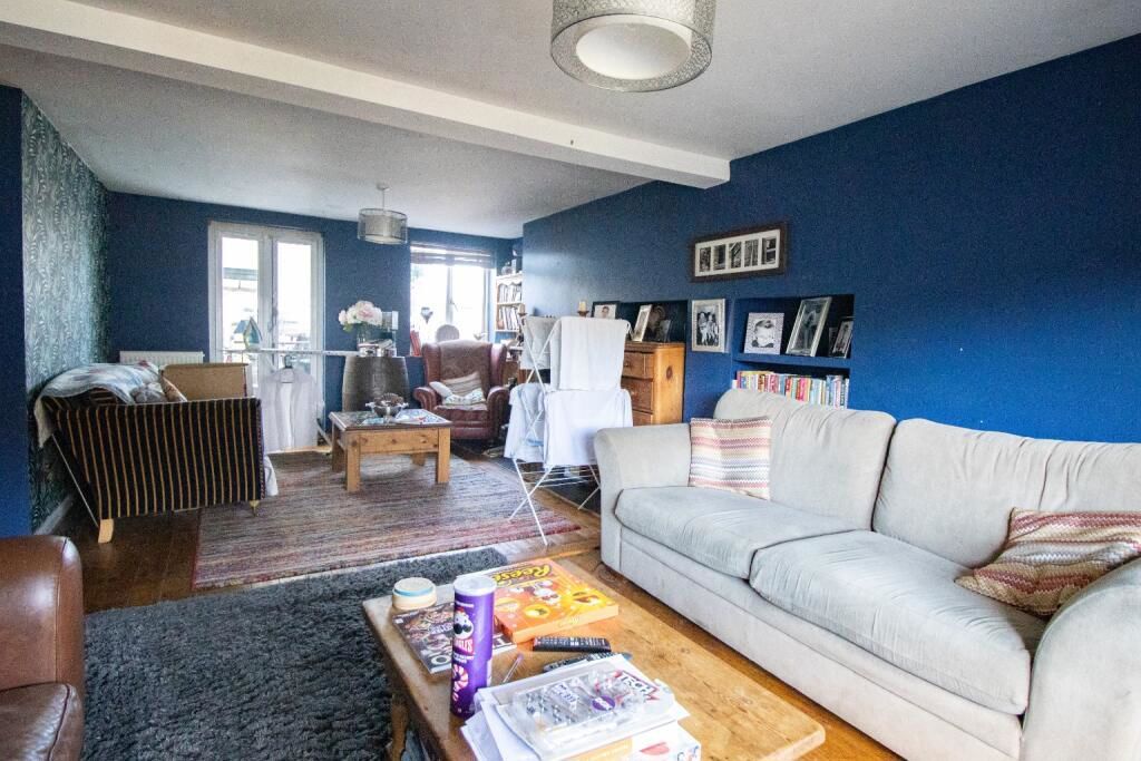 Property photo 3 of 17