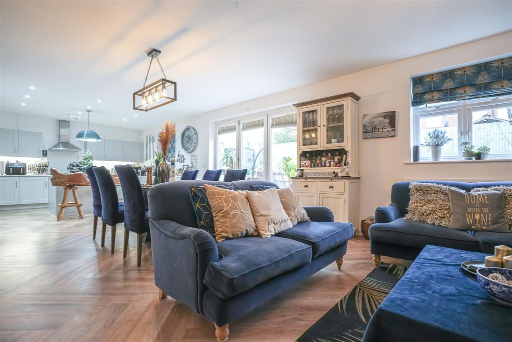 Property photo 2 of 24 Image00034.Jpeg