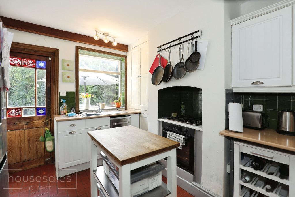 Property photo 2 of 16