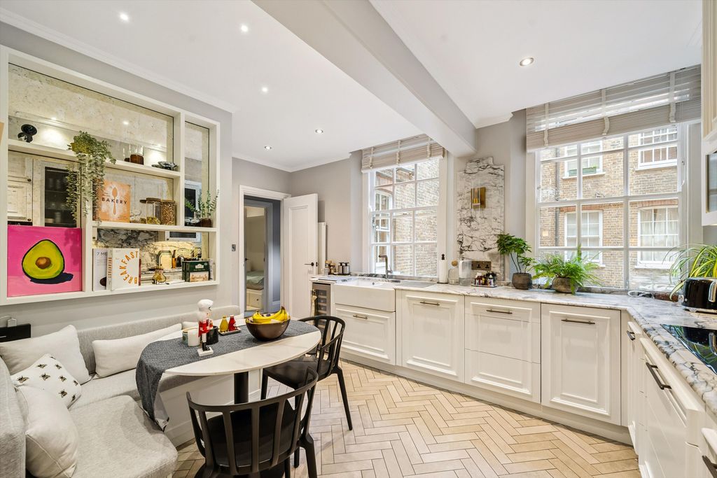 Property photo 3 of 18 Image