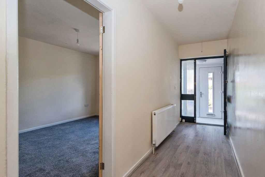 Property photo 2 of 27 Pbox-Img.Jpg