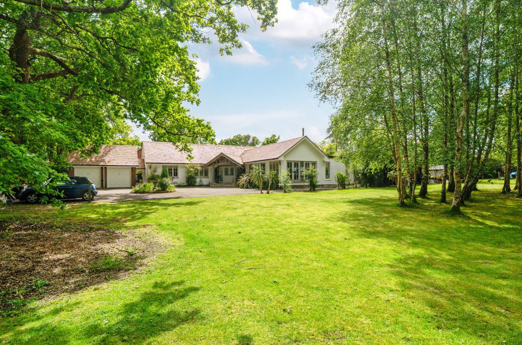 Property photo 1 of 28