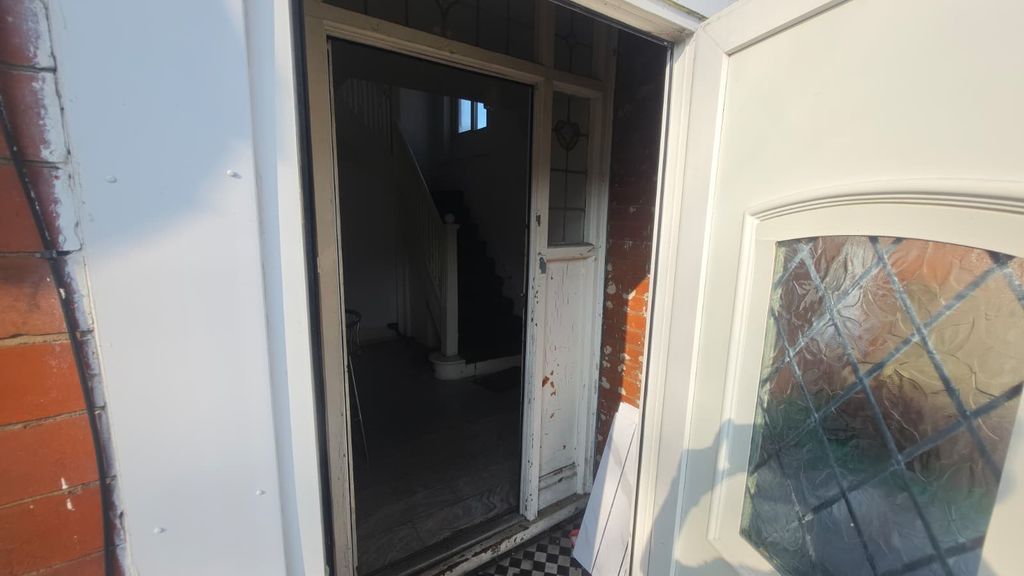 Property photo 3 of 31