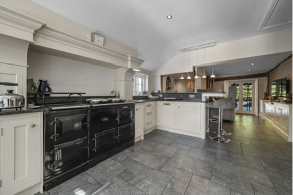 Property photo 3 of 50