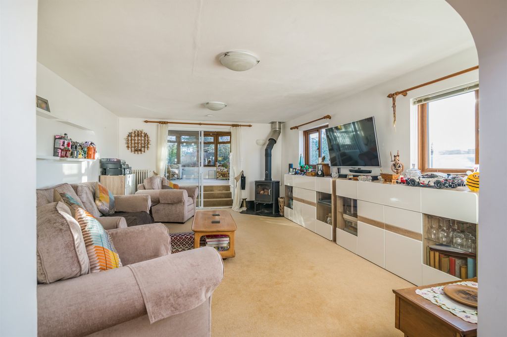 Property photo 3 of 30