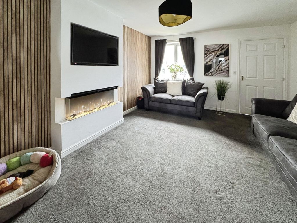 Property photo 3 of 10 Pbox-Living_Room-335131.Jpg