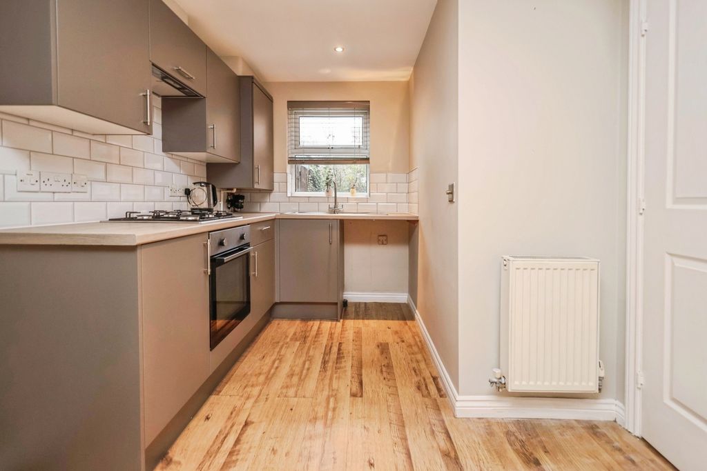 Property photo 2 of 20 Pbox-Img.Jpg