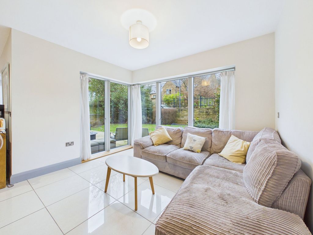 Property photo 2 of 30