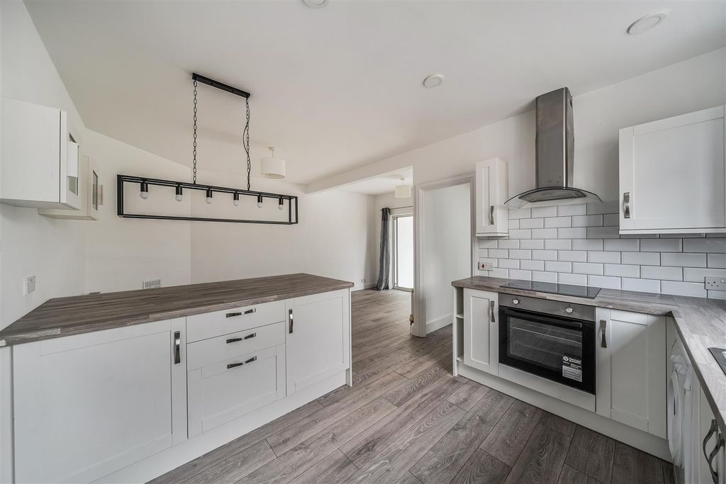 Property photo 3 of 19 Kitchen/Living Room
