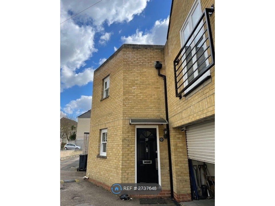 Property photo 2 of 10 Entrance