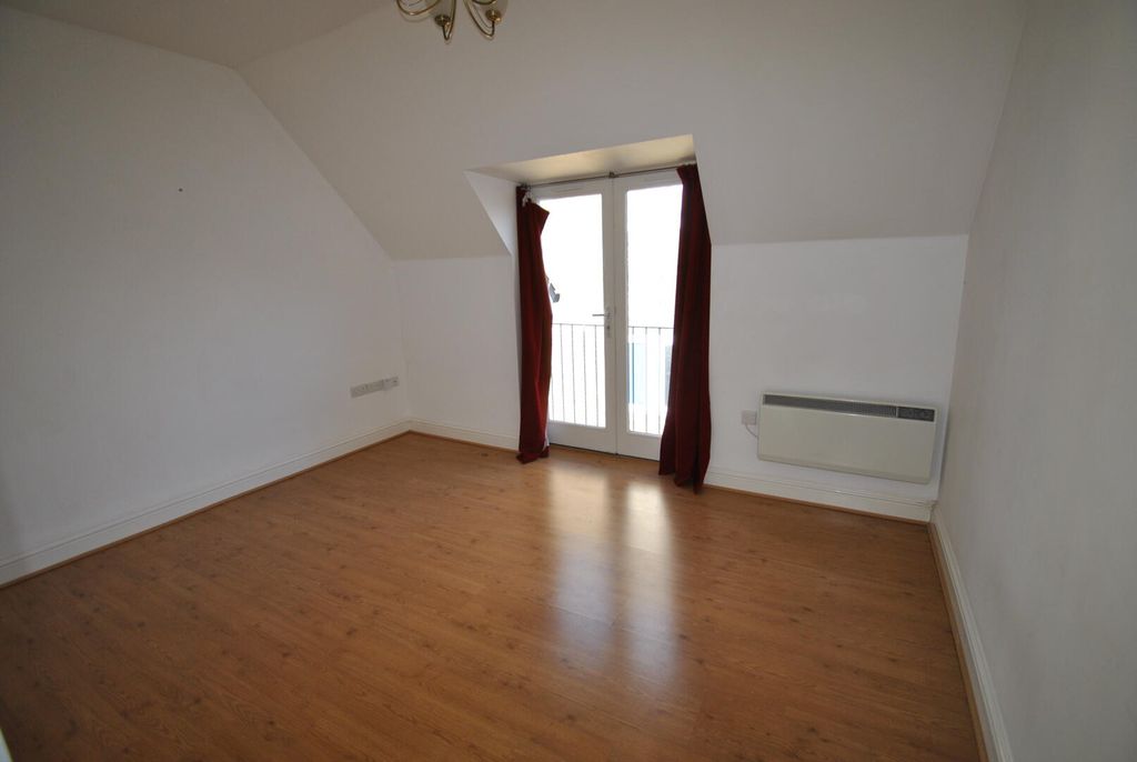 Property photo 3 of 8 Bedroom