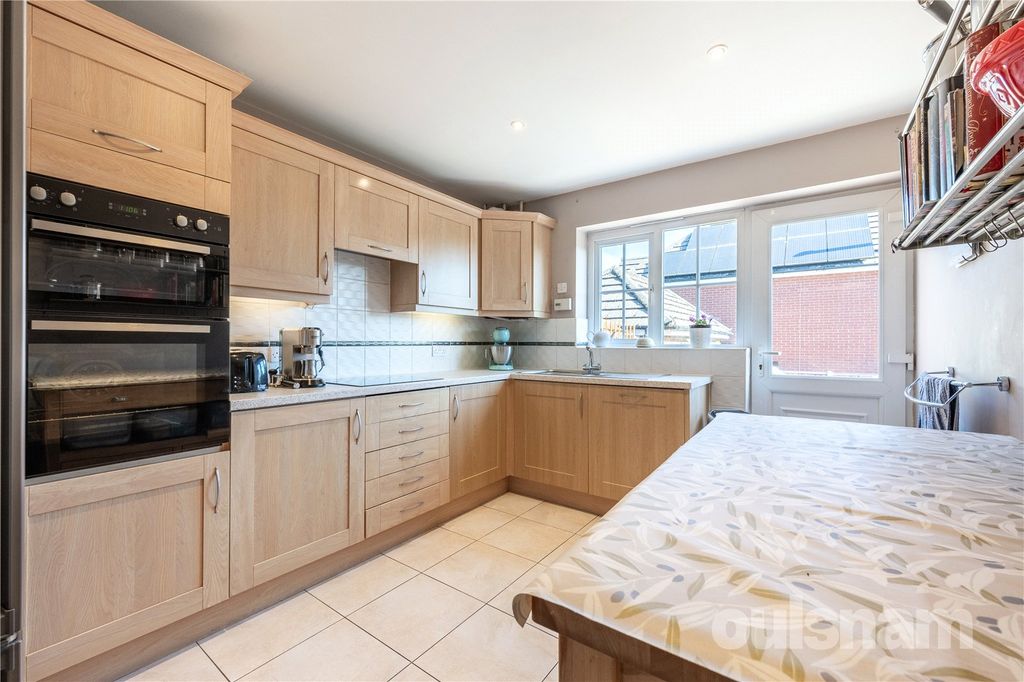 Property photo 2 of 19 Picture No. 25