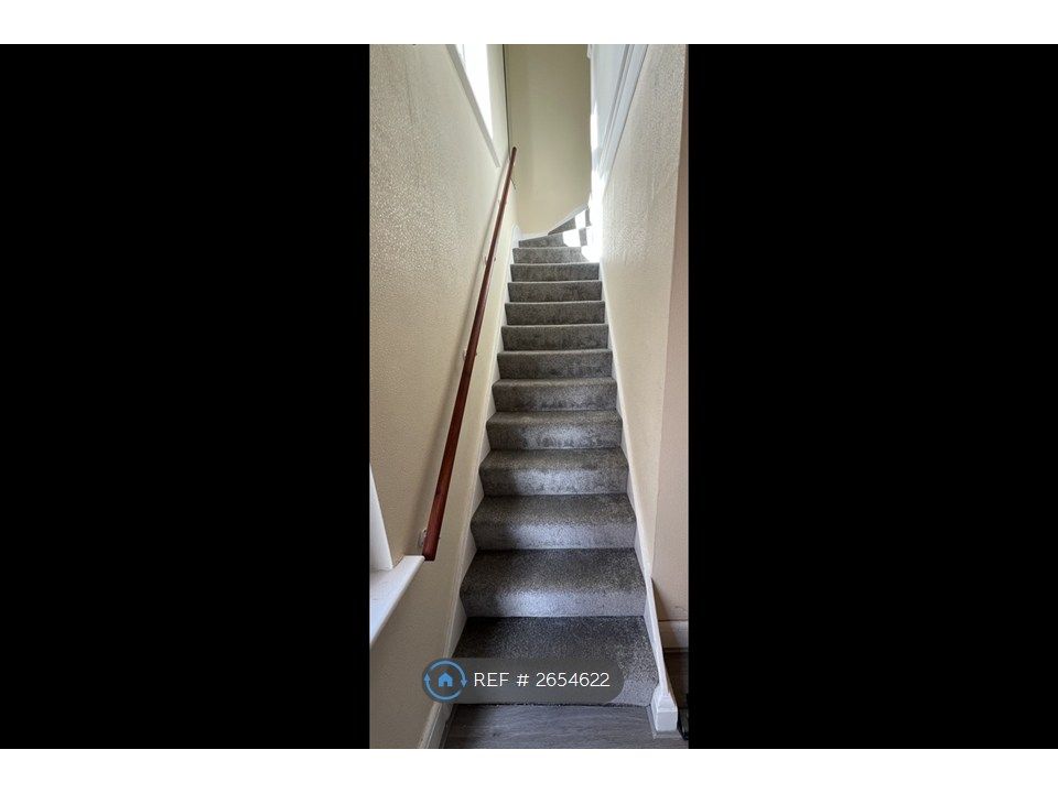 Property photo 1 of 14 Stairs