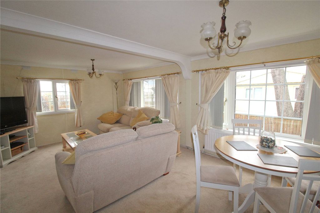 Property photo 3 of 17 Picture No. 16