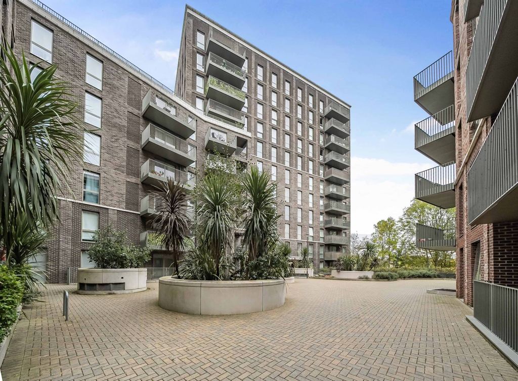 Property photo 2 of 11