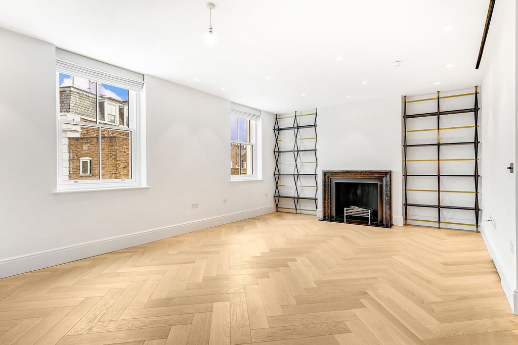 Property photo 1 of 13 Image