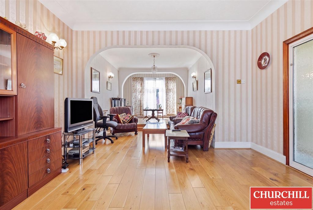 Property photo 3 of 19