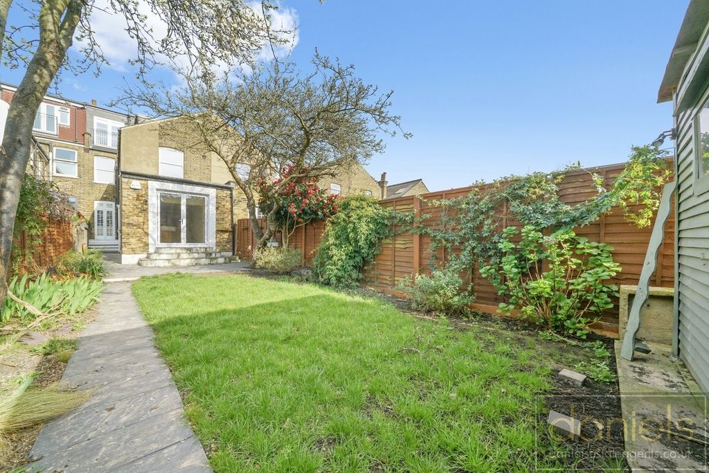 Property photo 2 of 22