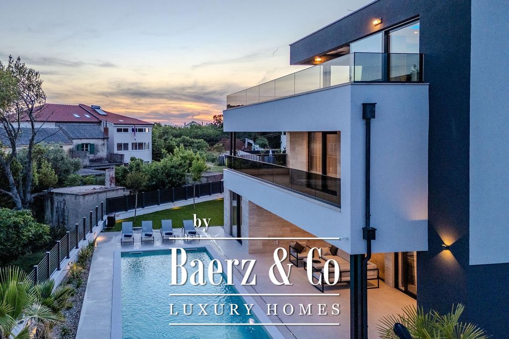 Property photo 3 of 35