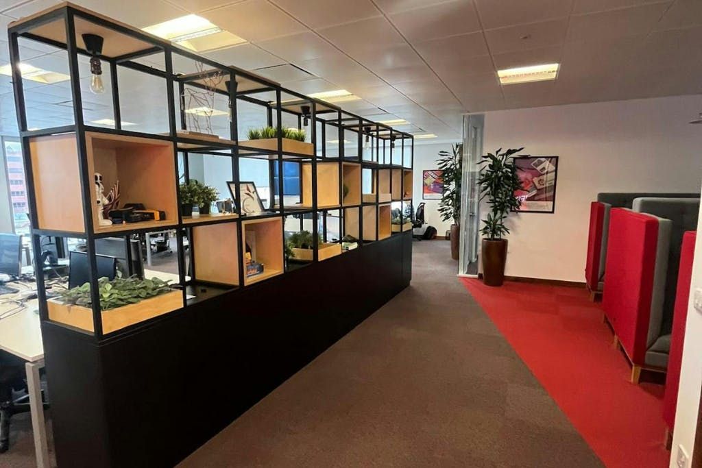 Property photo 2 of 10 Fully Fitted