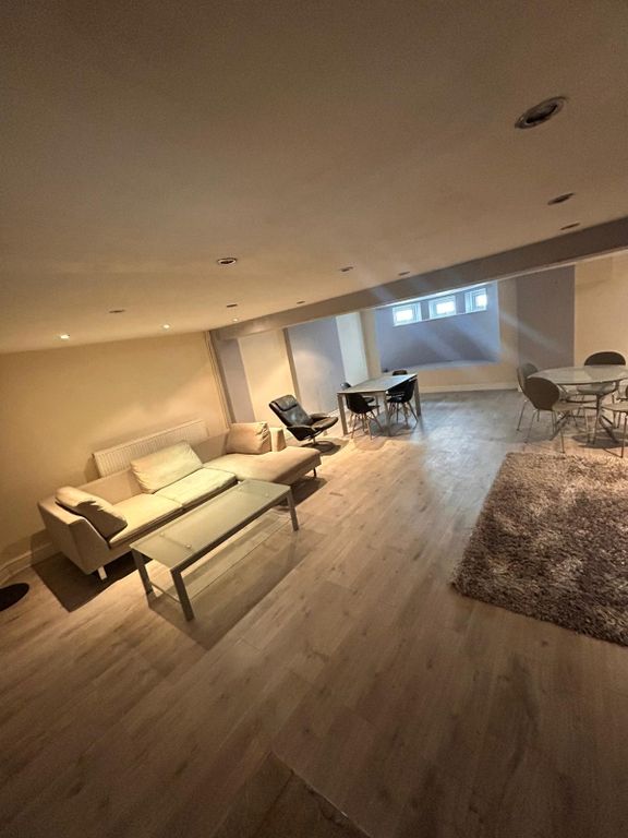 Property photo 1 of 31