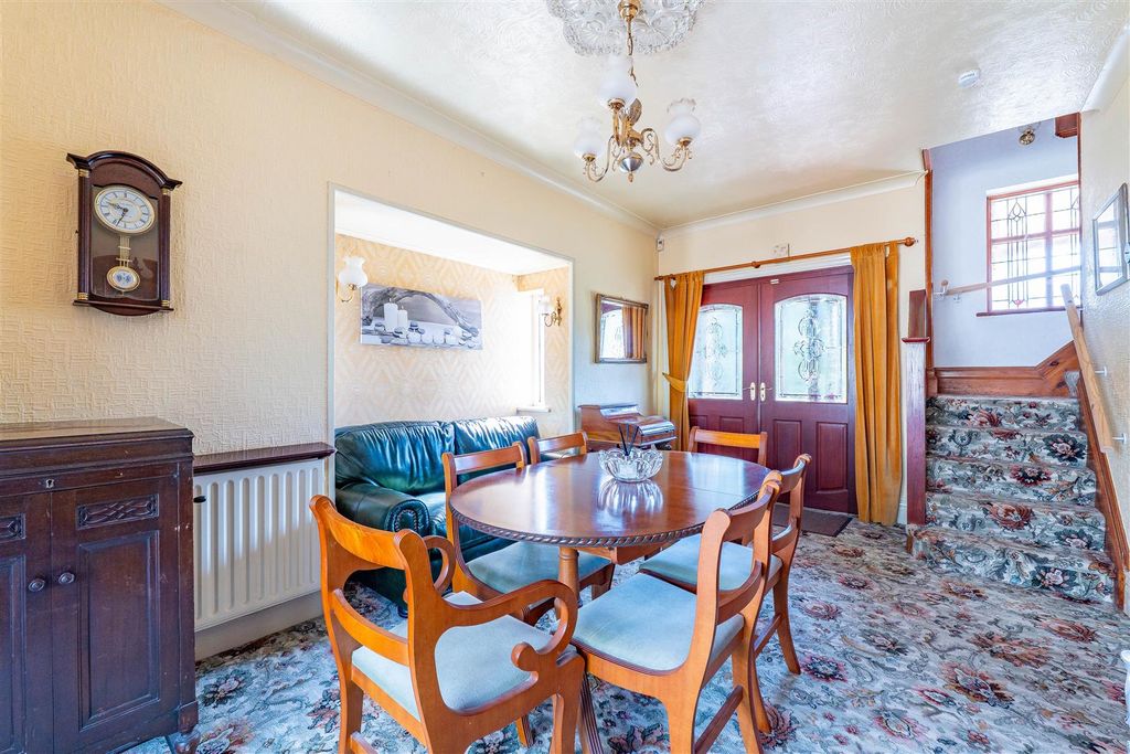 Property photo 2 of 34 Dining Room