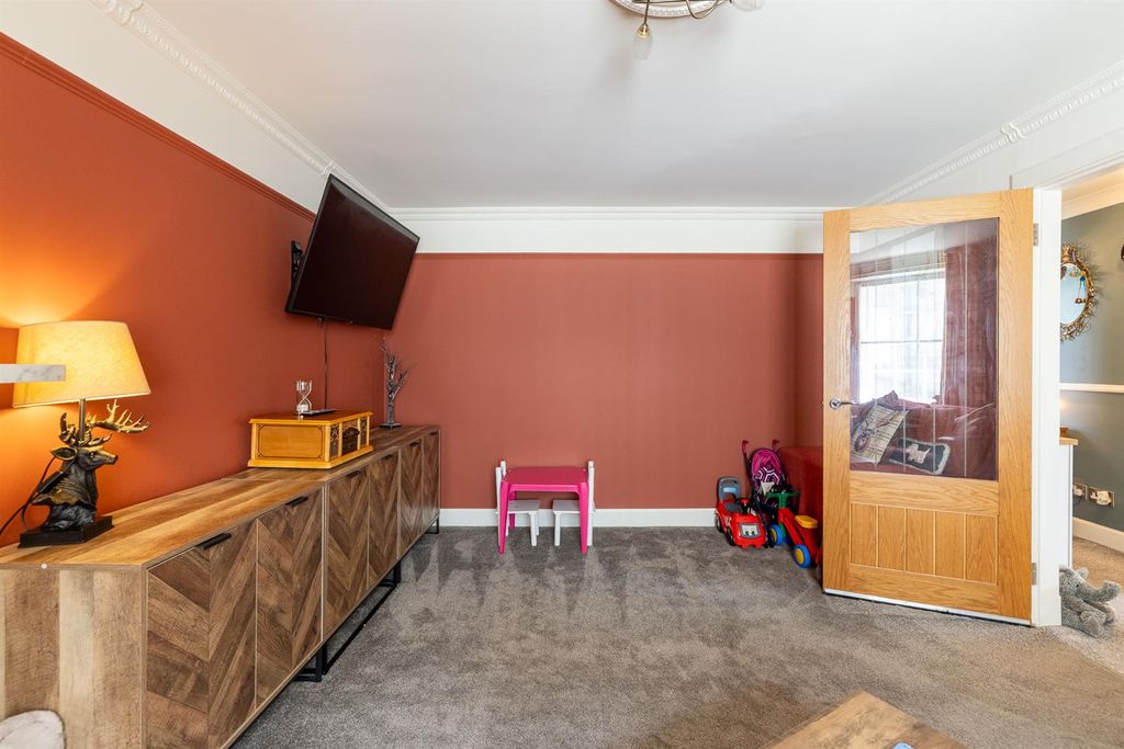 Property photo 3 of 23 S003.Jpg
