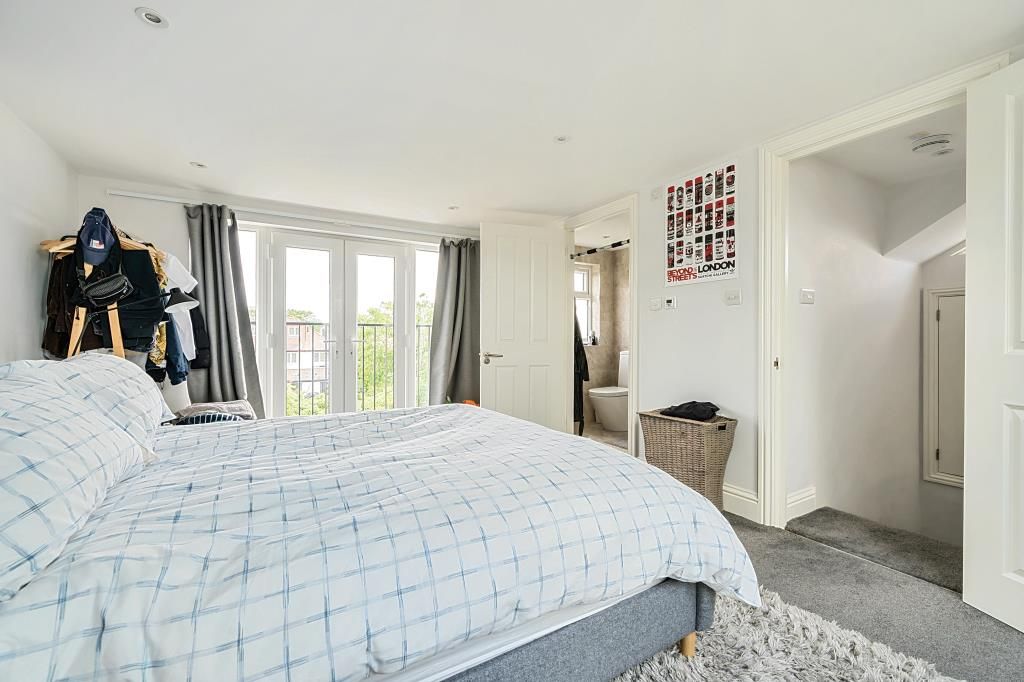 Property photo 2 of 10 Bedroom