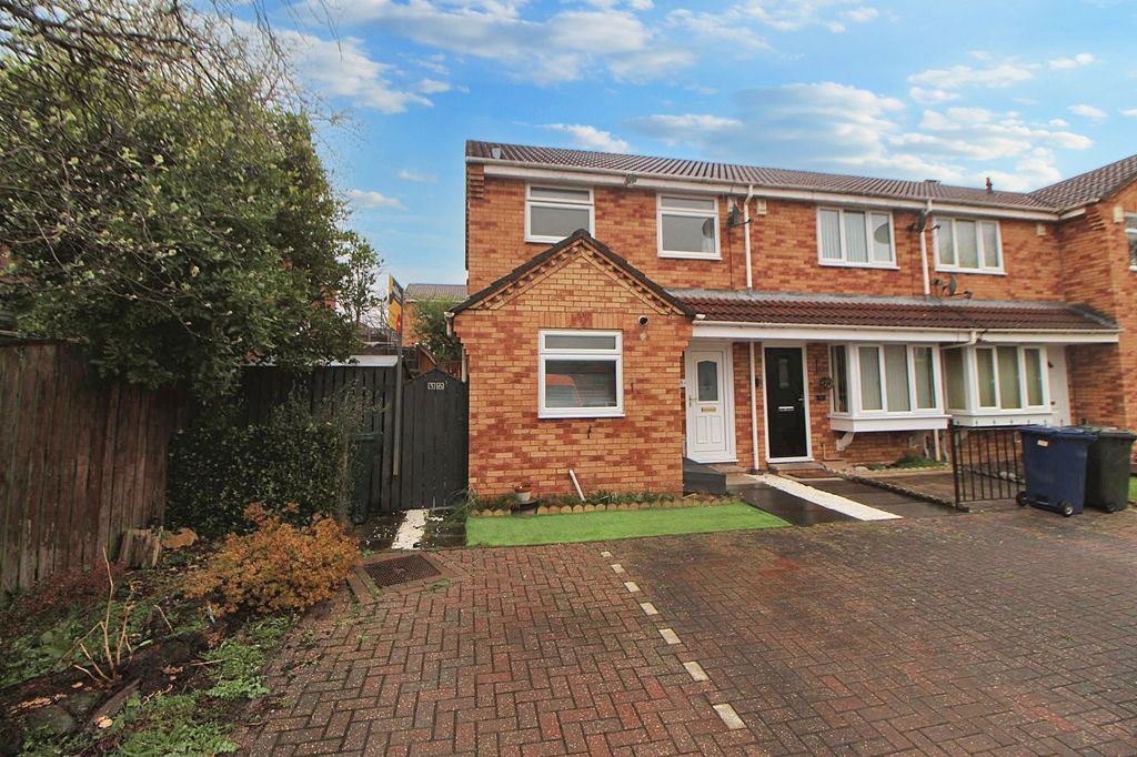 Property photo 1 of 8