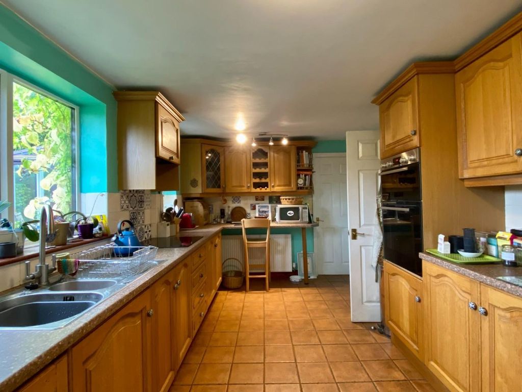 Property photo 3 of 41 Img-1703.Jpg