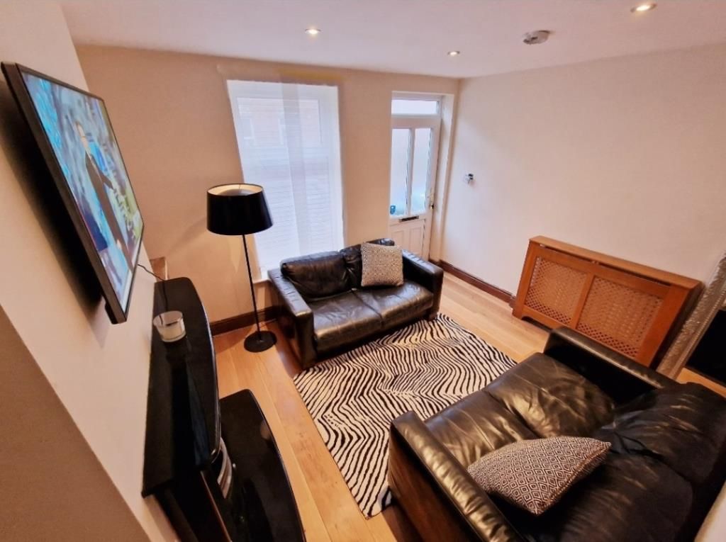 Property photo 3 of 10 Reception