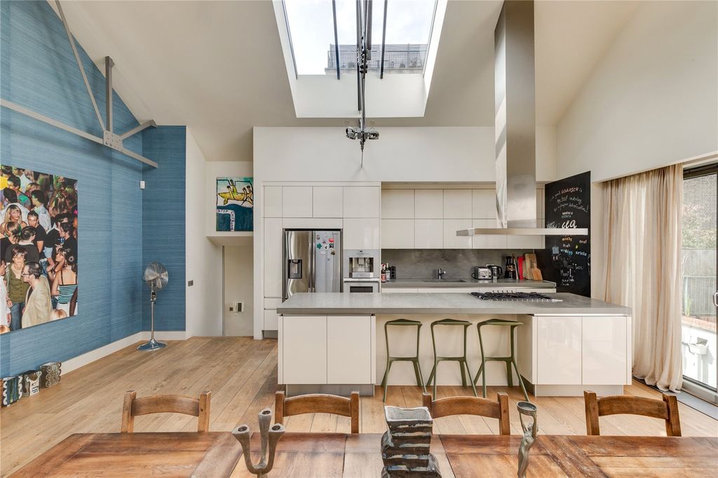 Property photo 3 of 15 Picture No. 12