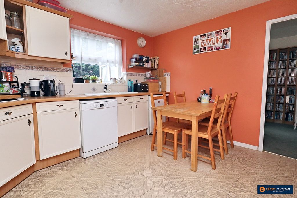 Property photo 3 of 20 4328725