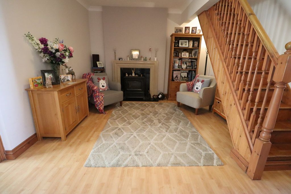 Property photo 2 of 22