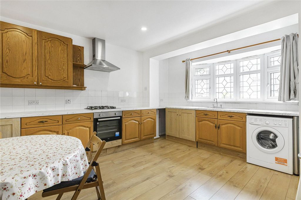 Property photo 3 of 20 Kitchen