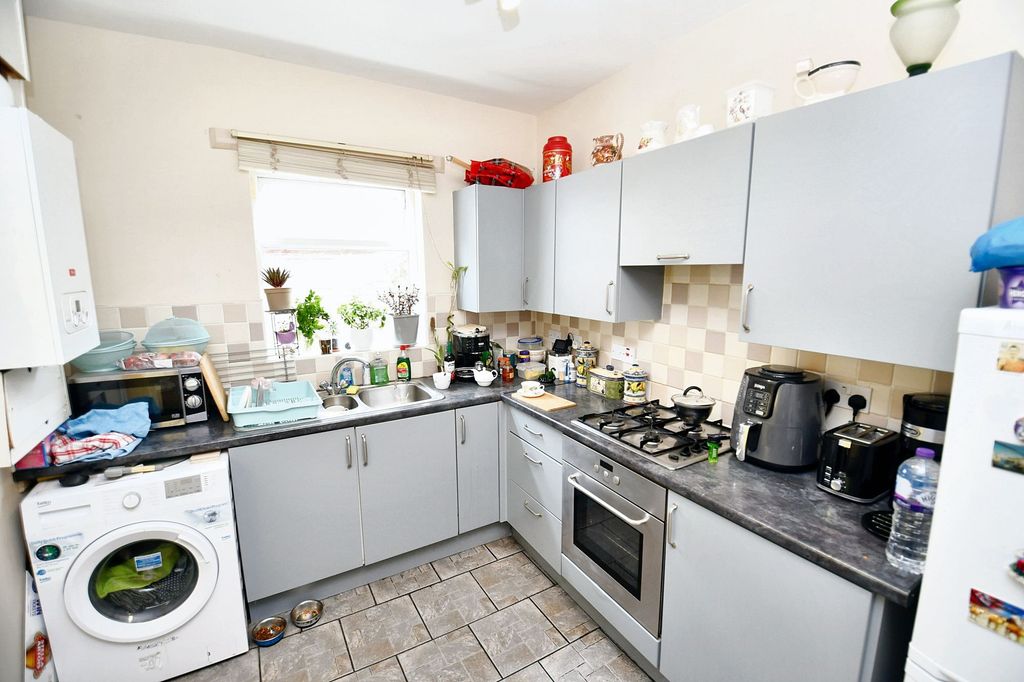 Property photo 3 of 15