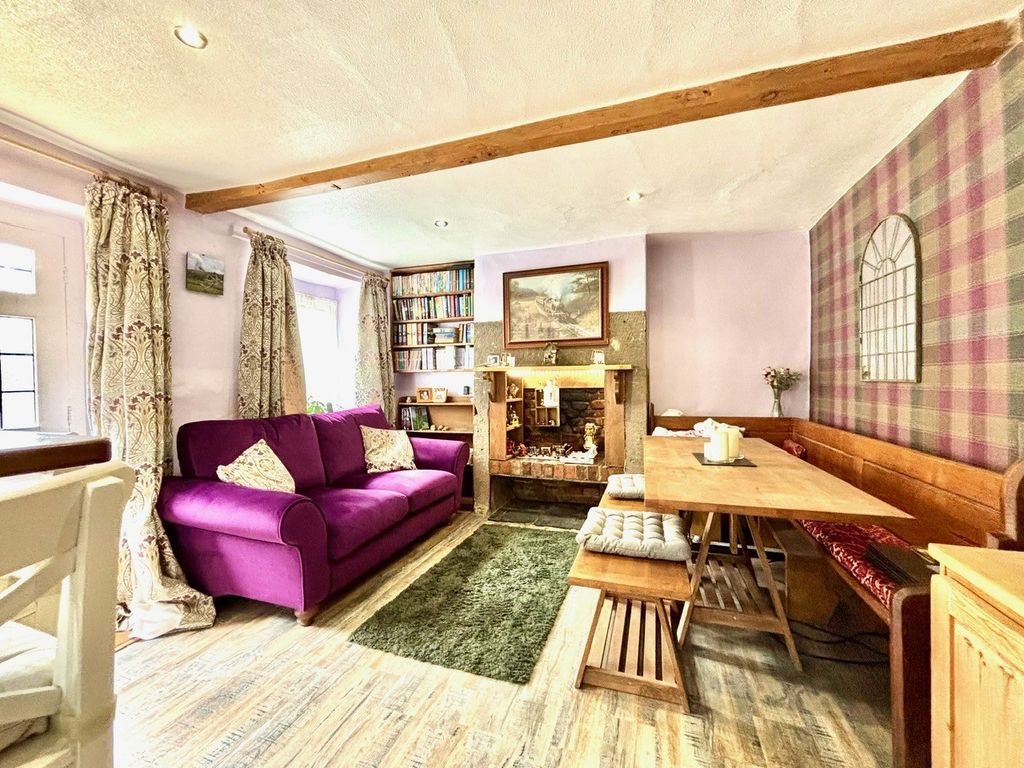 Property photo 2 of 21