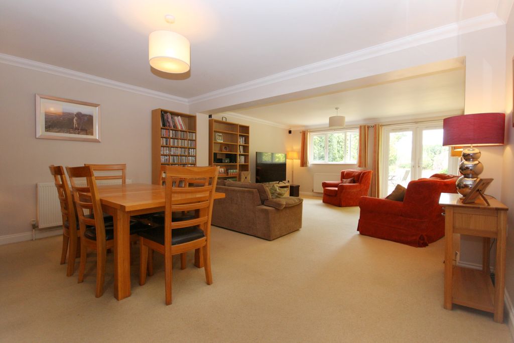 Property photo 3 of 20