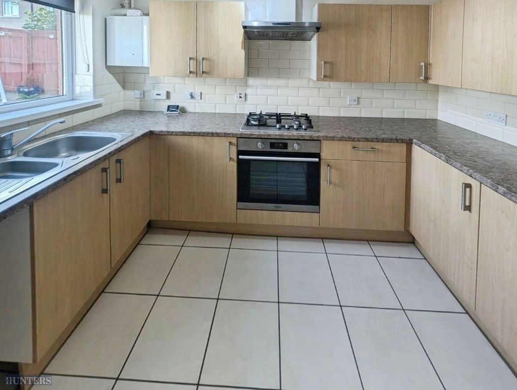 Property photo 3 of 16 Kitchen