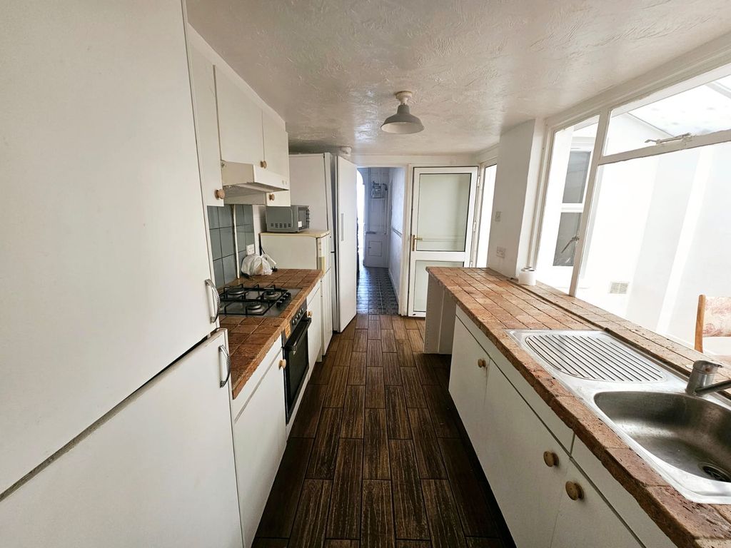 Property photo 2 of 11 Image