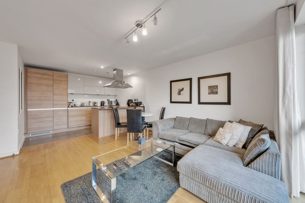 Property photo 2 of 12