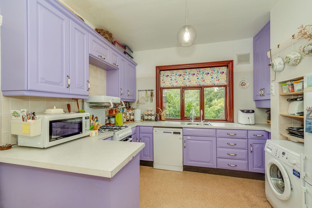 Property photo 2 of 26