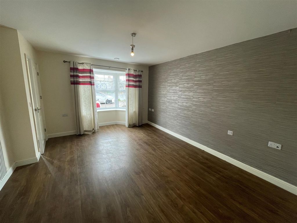 Property photo 3 of 9 Living Room.Jpg