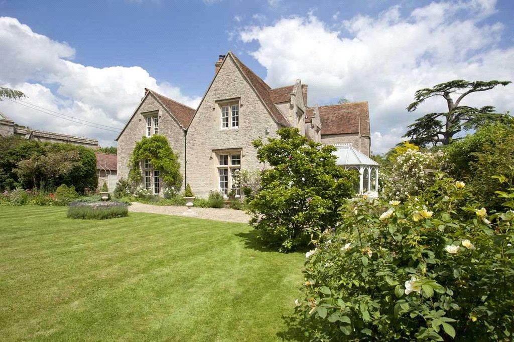 Property photo 1 of 17 Image